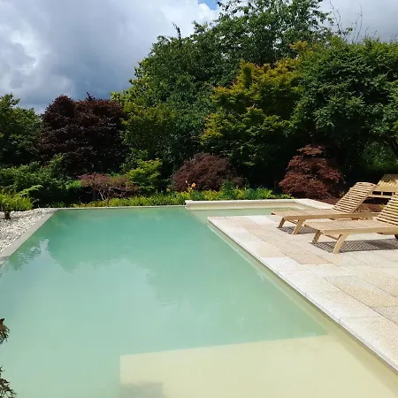 Chalet Con Piscina En Entorno Rural